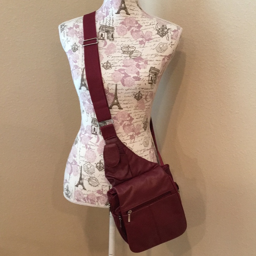 Sale! Buxton leather crossbody
